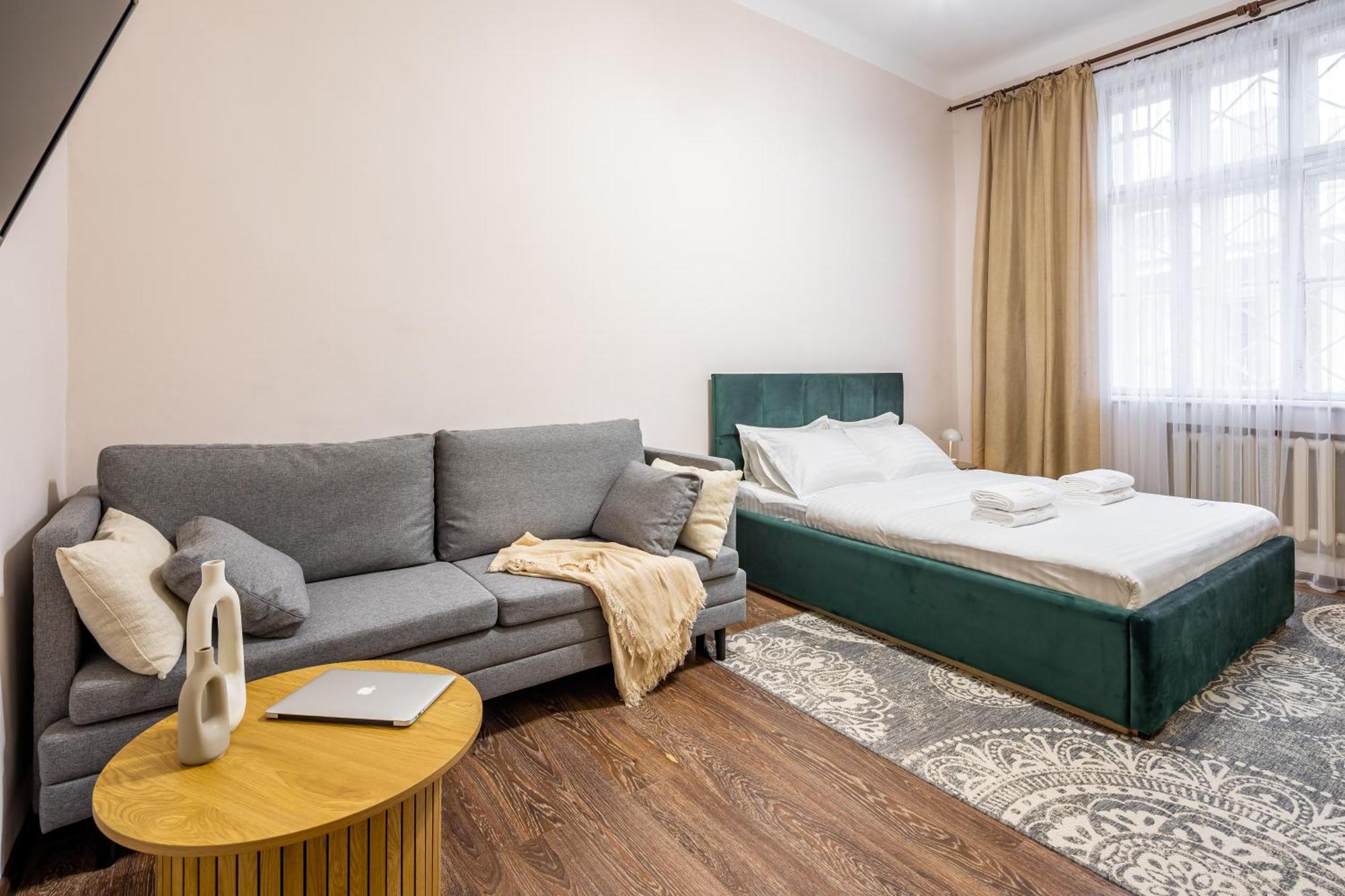 Avangard Green Park Іі Apart Λβιβ Εξωτερικό φωτογραφία